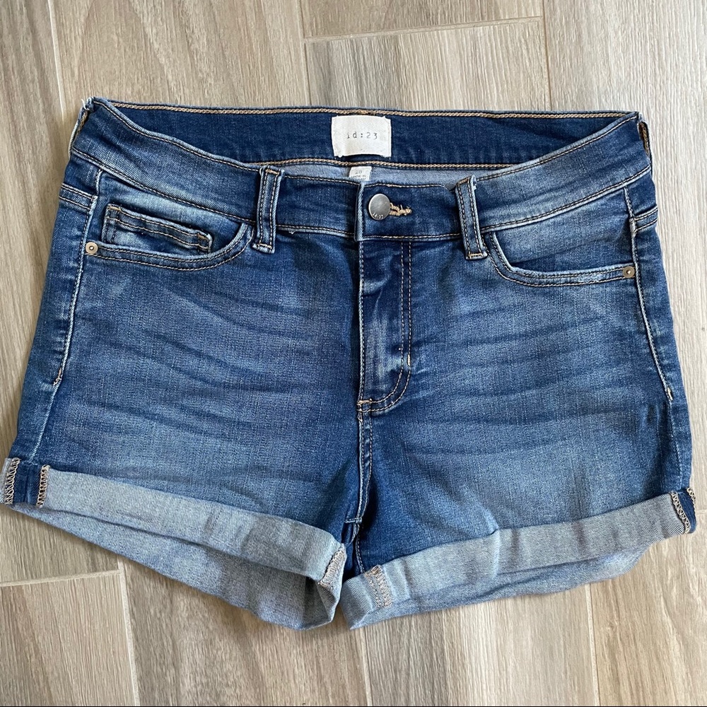 id : 23 | stretchy jean shorts
